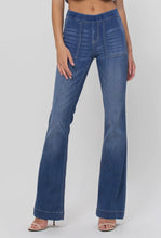 Load image into Gallery viewer, The "Jamie" Jeans - Mid Rise