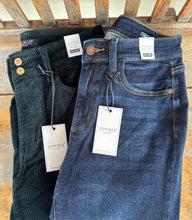 Load image into Gallery viewer, Judy Blue &quot;All About Skinny&quot; Jeans
