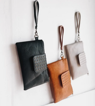 Load image into Gallery viewer, The &quot;Quincy&quot; Clutch
