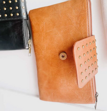 Load image into Gallery viewer, The &quot;Quincy&quot; Clutch
