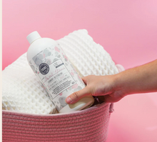 Load image into Gallery viewer, Bridgewater Candle Company - Laundry Detergent - Sweet Grace
