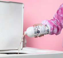 Load image into Gallery viewer, Bridgewater Candle Company - Laundry Detergent - Sweet Grace
