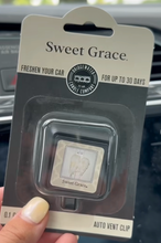 Load image into Gallery viewer, Bridgewater Candle Company - Auto Vent Clip - Sweet Grace
