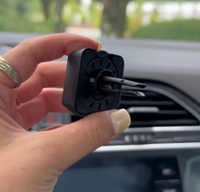 Load image into Gallery viewer, Bridgewater Candle Company - Auto Vent Clip - Sweet Grace
