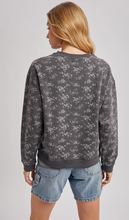 Load image into Gallery viewer, Vintage Ditsy Floral Print Crewneck
